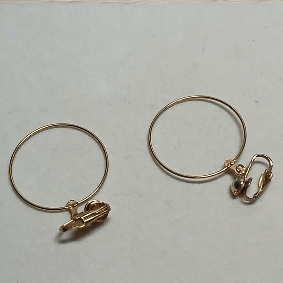 Vintage Gold Tone Clip On Hoop Earrings Costume Jewelry #80W - Picture 6 of 13